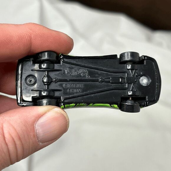 Hot Wheels Nascar Race Car Black with Green Dragon 1996 loose - Picture 5 of 5